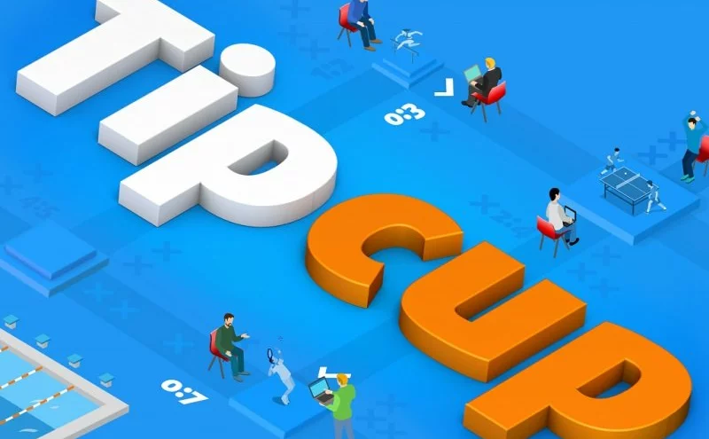 Hrajte Prázdninový Tipcup!